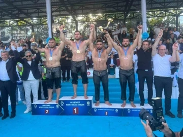 Kemer Belediye pehlivanı Balıkesir&rsquo;de 3. oldu
