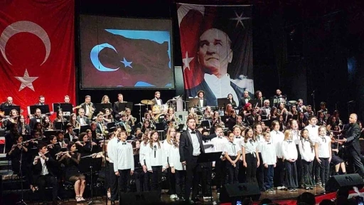 Kemer&rsquo;de geleceğin m&uuml;zisyenlerinden konser
