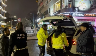 Kendisine &ccedil;arpan s&uuml;r&uuml;c&uuml;n&uuml;n alkoll&uuml; olduğunu sanıp anahtarını aldı