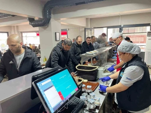 &lsquo;Kent Lokantası&rsquo; ve &rsquo;Halk Mandıra&rsquo; 10 binlerce kişiye ulaştı
