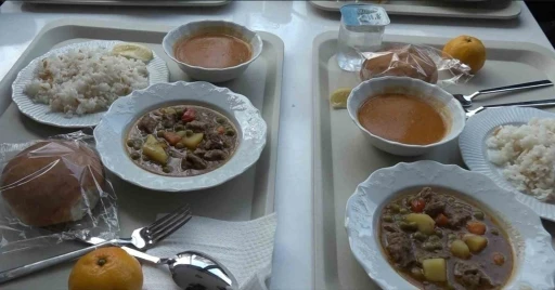 Kent Lokantasında 4 kap yemek 70 liradan satılırken, ilk g&uuml;nlerde yoğun ilgi oldu
