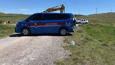 Kep&ccedil;e operat&ouml;r&uuml;, insana ait kemik par&ccedil;aları ve kafatası bulundu