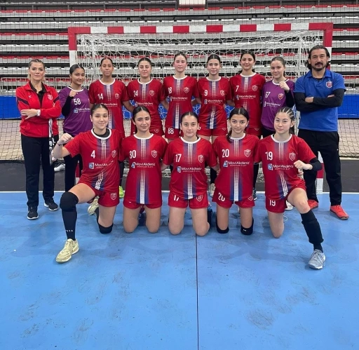 Kepez&rsquo;in gen&ccedil; hentbolcuları, S&uuml;per Lig i&ccedil;in play-off turunda
