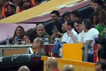 Kerem Demirbay, Galatasaray - Zalgiris ma&ccedil;ını trib&uuml;nden izledi
