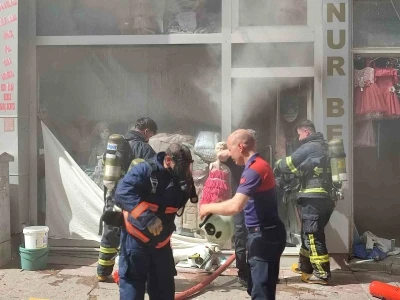 Keşan&rsquo;da &ccedil;ocuk giyim mağazasında yangın
