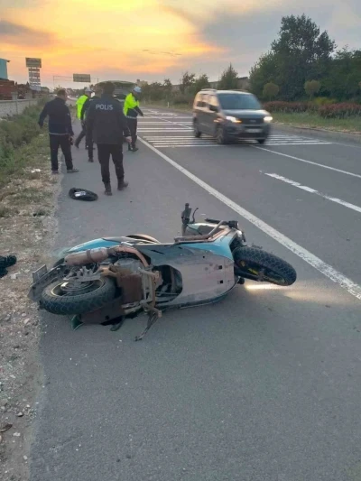 Keşan&rsquo;da tır ile &ccedil;arpışan motosikletin s&uuml;r&uuml;c&uuml;s&uuml; yaralandı
