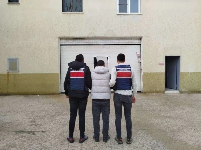 Kesinleşmiş 12 yıl cezayla aranan uyuşturucu taciri yakalandı
