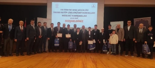 Kestanepazarı &ouml;ğrencilerinden &rsquo;beşi bir yerde&rsquo; başarı
