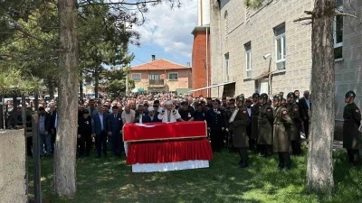 Kıbrıs Gazisi Hasan H&uuml;seyin İncesu, askeri t&ouml;renle son yolculuğuna uğurlandı
