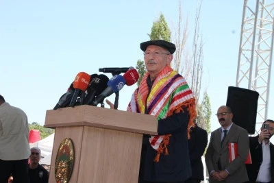 Kılı&ccedil;daroğlu Y&ouml;r&uuml;k etkinliğinde konuştu: Y&ouml;r&uuml;k demek &ouml;zg&uuml;rl&uuml;k demektir