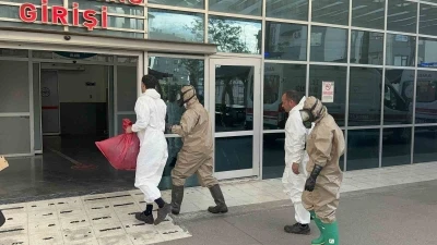 Kimyasal temas paniği: 4 iş&ccedil;i hastaneye kaldırıldı
