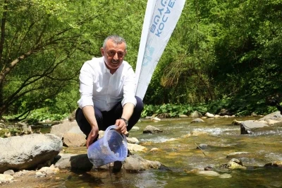 Kirazdere&rsquo;ye 8 bin alabalık bırakıldı
