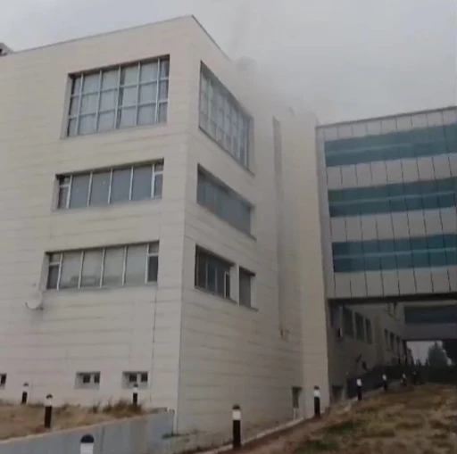 Kırklareli&rsquo;nde &uuml;niversitede &ccedil;ıkan yangın s&ouml;nd&uuml;r&uuml;ld&uuml;
