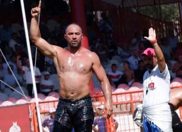 Kırkpınar&rsquo;da başpehlivanlık g&uuml;reşlerinde s&uuml;rpriz sonu&ccedil;lar yaşandı