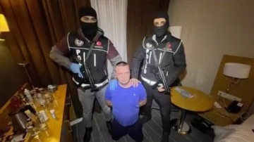 Kırmızı b&uuml;ltenle aranan su&ccedil; &ouml;rg&uuml;t&uuml; elebaşı Monaghan, İstanbul'da g&ouml;zaltına alındı