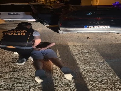 Kırmızı b&uuml;ltenle aranan ş&uuml;pheli Bodrum'da operasyonla yakalandı