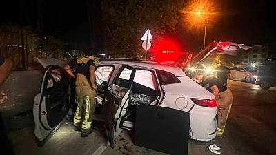 Kırmızı ışık ihlalinin bedeli:  2&rsquo;si ağır 8 yaralı