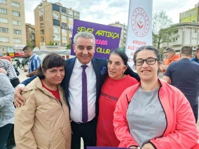 Kırşehir Beyazay Derneği&rsquo;nden Engelliler Haftası y&uuml;r&uuml;y&uuml;ş&uuml;ne destek
