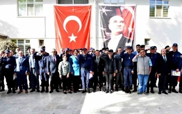 Kırşehir&rsquo;de &ouml;zel bireyler bir g&uuml;nl&uuml;k asker olup yemin etti
