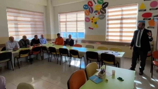 Kırşehir&rsquo;de "&Ouml;ğretim Liderliği Semineri Kursu" Başladı
