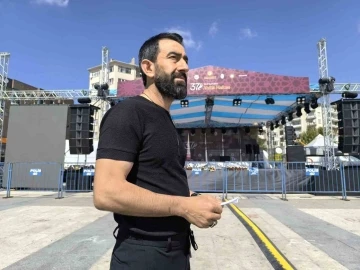 Kırşehirli halk m&uuml;ziği sanat&ccedil;ısından &ccedil;alıştığı belediyede emekliliğe zorlandığı iddiası
