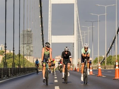 Kıtalararası triatlon yarışı Beykoz&rsquo;da yapıldı
