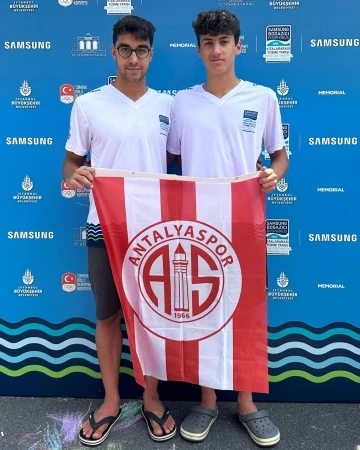 Kıtalararası y&uuml;zen Antalyasporlulardan 1 altın ve 1 bronz
