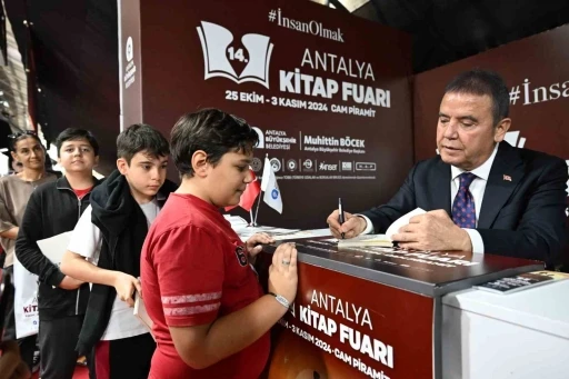 Kitap Fuarı&rsquo;nda yerel yazarlar okurlarıyla buluşuyor
