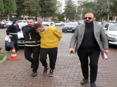 'Kız arkadaşımla neden g&ouml;r&uuml;ş&uuml;yorsun' tartışmasında pompalı t&uuml;fekle vuruldu