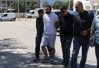 Kız arkadaşının eski eşini bı&ccedil;aklayarak &ouml;ld&uuml;rd&uuml; 