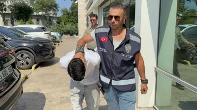 Kız arkadaşının kollarını kızgın kep&ccedil;eyle yaktı