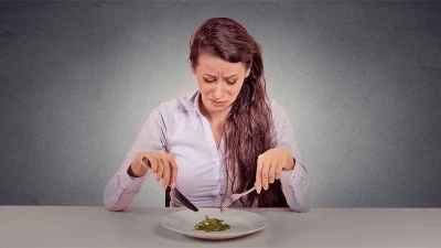 Kız &ccedil;ocuklarında anoreksiya nervoza riski daha fazla