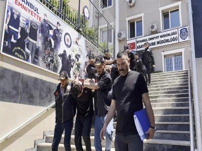 Kız meselesinde 12 kurşunla &ouml;ld&uuml;r&uuml;ld&uuml;