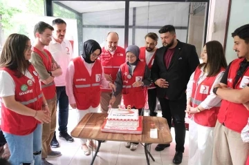 Kızılay&rsquo;ın kuruluş yıld&ouml;n&uuml;m&uuml;n&uuml; kan vererek kutladılar
