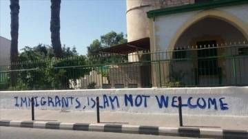 KKTC EVKAF Genel M&uuml;d&uuml;r&uuml; Benter: Rum kesiminde camilere y&ouml;nelik saldırılarda artış var