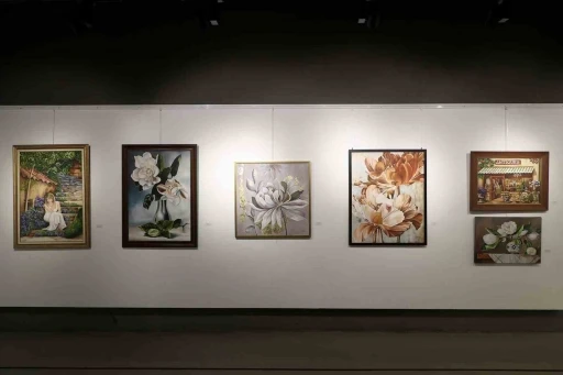 Klasik d&ouml;nemlerden izler taşıyan 30 eserin bulunduğu sergi OSM&rsquo;de kapılarını a&ccedil;tı
