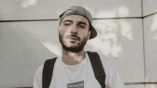 Kliplerinde uyuşturucuyu &ouml;zendiren rap&ccedil;i Sansar Salvo tutuklandı