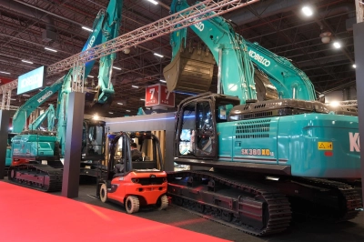 Kobelco G&uuml;&ccedil;l&uuml; Ekskavat&ouml;r Modelleriyle Komatek Fuarı'nda Dikkat &Ccedil;ekti
