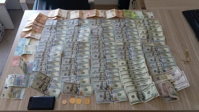 Kocaeli&rsquo;de altın ve d&ouml;viz &ccedil;alan şahıs İzmir&rsquo;de yakalandı