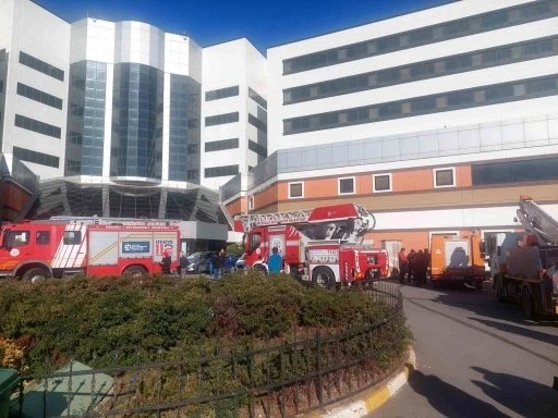 Kocaeli&rsquo;de hastanede korkutan yangın
