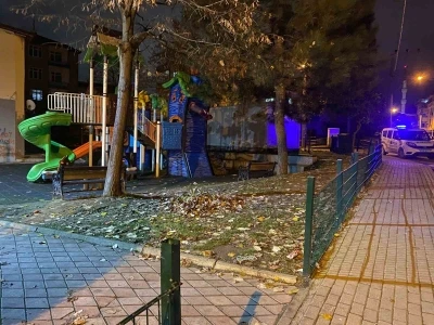 Bu gen&ccedil;lere ne oluyor? Kocaeli&rsquo;de lise &ouml;ğrencileri arasında kavga: 1 yaralı