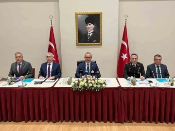 Kocaeli&rsquo;de trafik kuralı ihlallerinin y&uuml;zde 40&rsquo;ı kırmış ışık ge&ccedil;işlerinden kaynaklanıyor
