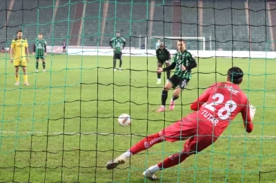 Kocaelispor en &ccedil;ok gol&uuml; son 15 dakikalarda attı
