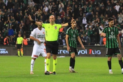 Kocaelispor en &ccedil;ok kartı Sakaryaspor ma&ccedil;ında g&ouml;rd&uuml;
