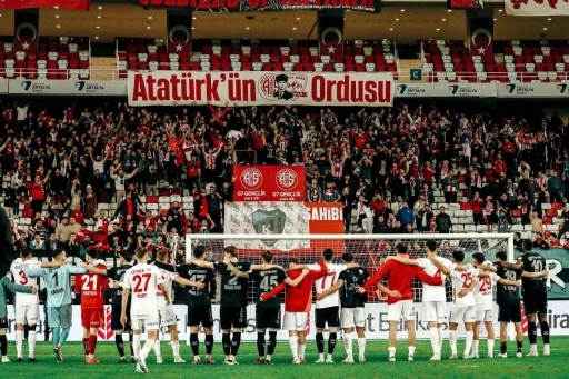 Kocaelisporlu taraftarlar Antalyaspor&rsquo;a kesilen para cezasına ortak oldu