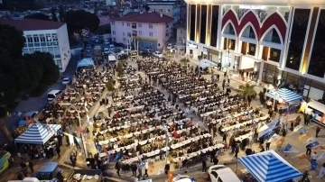 Ko&ccedil;arlılılar belediyenin g&ouml;n&uuml;l sofrasında buluştu
