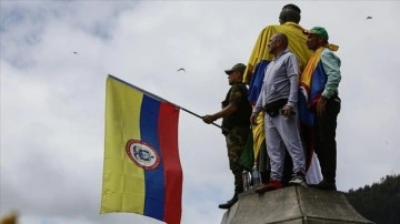 Kolombiya'da h&uuml;k&uuml;metin &ccedil;ıkarmayı planladığı reformlar protesto edildi