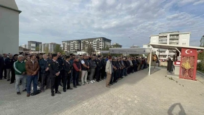 Komşu kavgasında vurularak &ouml;ld&uuml;r&uuml;len emekli astsubay son yolculuğuna uğurlandı