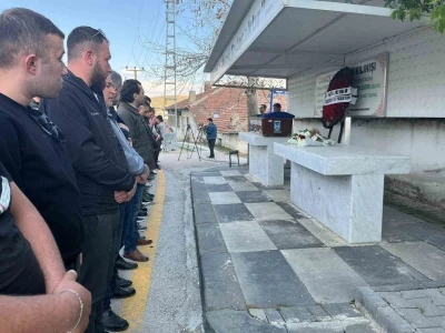 Komşusu tarafından &ouml;ld&uuml;r&uuml;len gen&ccedil; kız, son yolculuğuna uğurlandı
