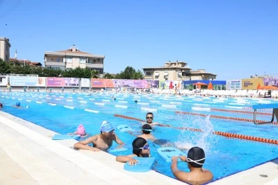 Konak A&ccedil;ık Y&uuml;zme Havuzu&rsquo;nda sezon başladı